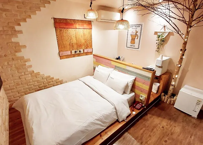 Cozy Room, Easy Access To Seoul, 5 Min Metro * 서울특별시
