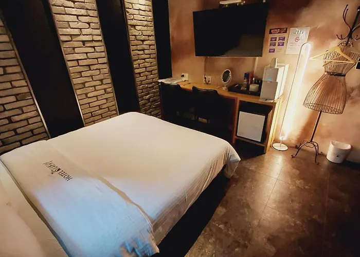 Cozy Room, Easy Access To Seoul, 5 Min Metro * 서울특별시