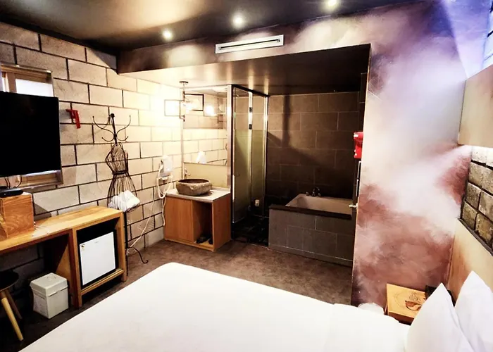Cozy Room, Easy Access To Seoul, 5 Min Metro
