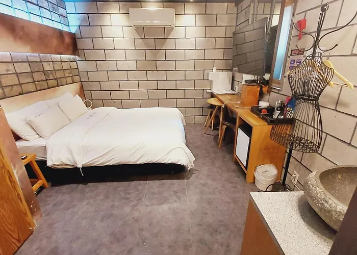 Cozy Room, Easy Access To Seoul, 5 Min Metro *