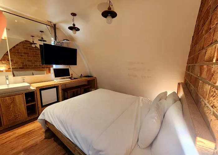 Cozy Room, Easy Access To Seoul, 5 Min Metro 아파트 *