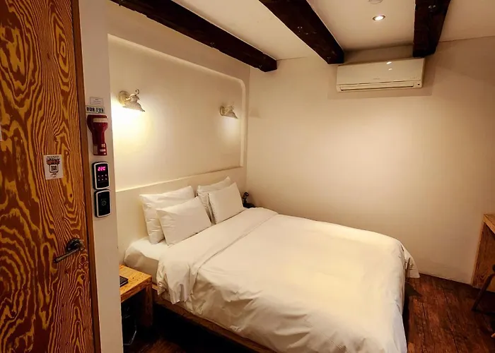Cozy Room, Easy Access To Seoul, 5 Min Metro